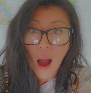 Meet your Posher, Bee